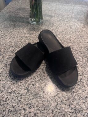 Lululemon Women’s Restfeel Slide